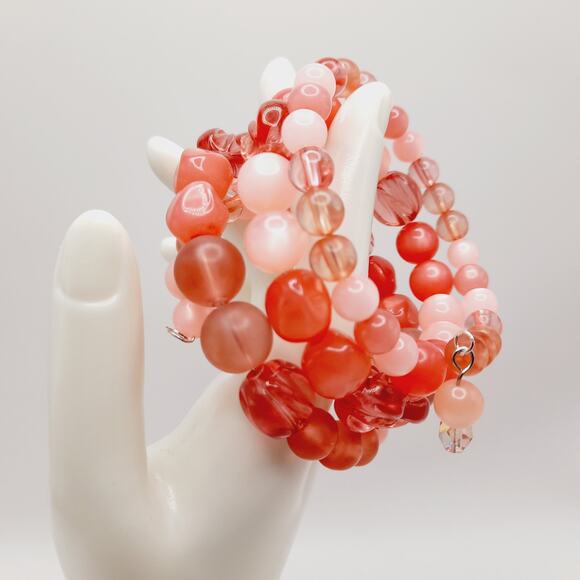 Vintage 1950s Lucite Moonglow Beaded Memory Wire Bracelet 4 Row Pink Coral Beads - Picture 3 of 12